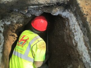 Making tunnel for water main