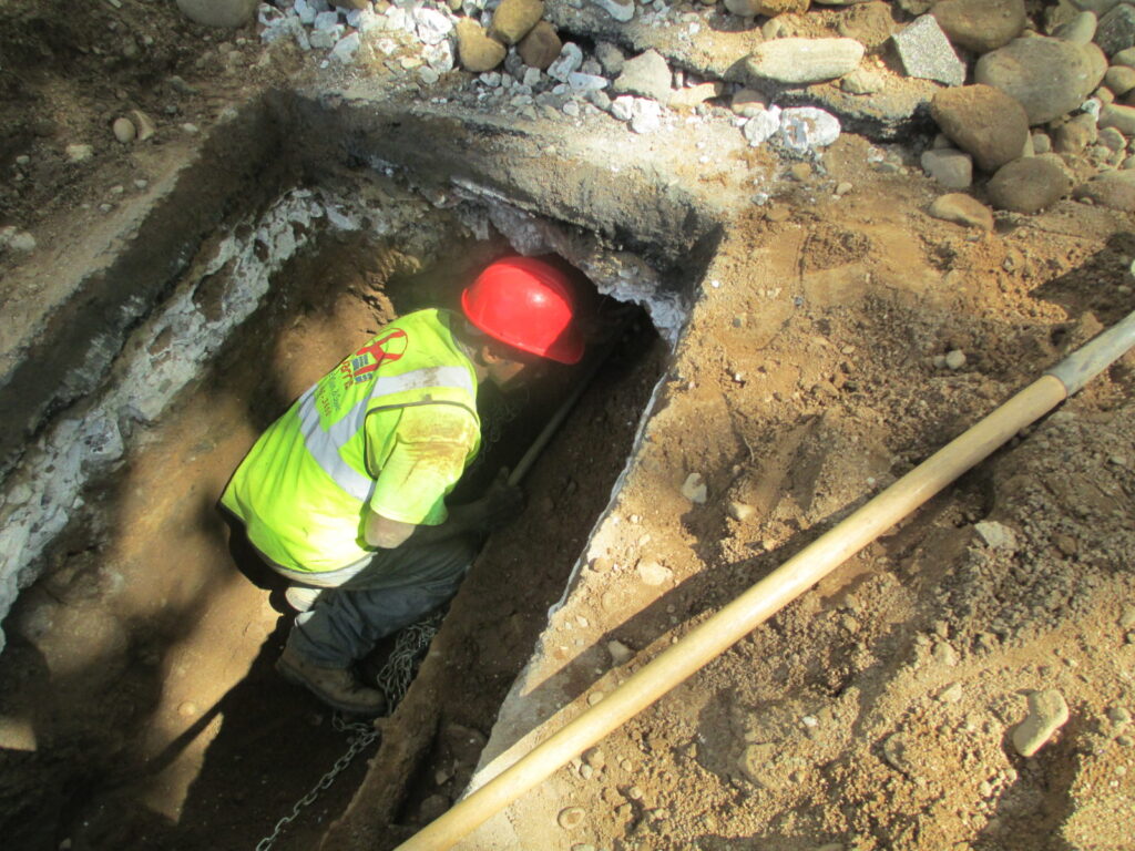 Making water main tunnel