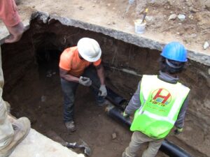 Installing cast iron pipe
