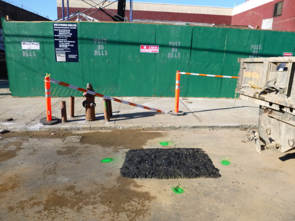 Fire hydrant indicating short water 