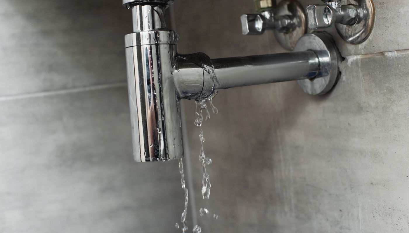 Plumbing Issues You Should and Should Not Fix Yourself