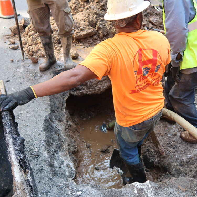 Repair leaking water main