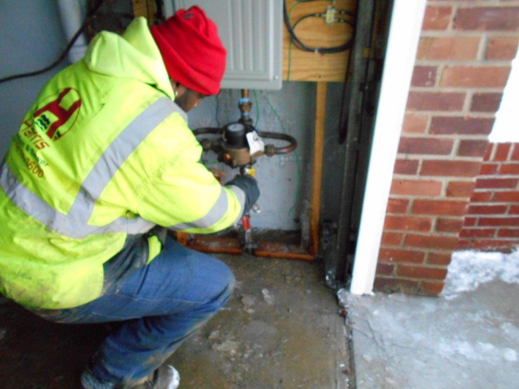 196-14-Como-Ave-repair-pipe-1